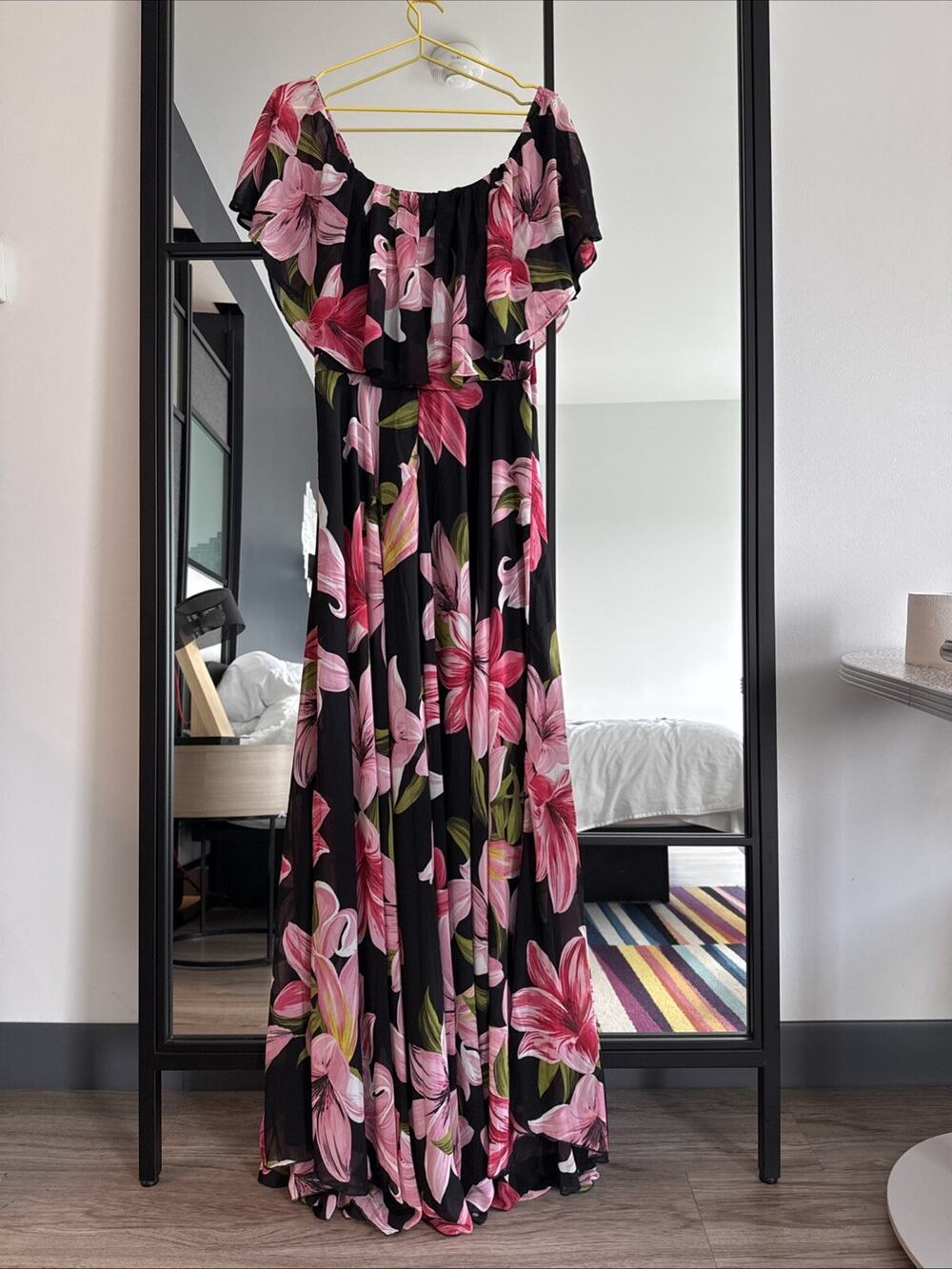 Forever Unique Maxi Dress Sz 6 Off Shoulder Tropical Print Chiffon Flowy